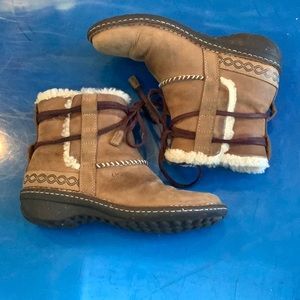 UGG Capsia boot